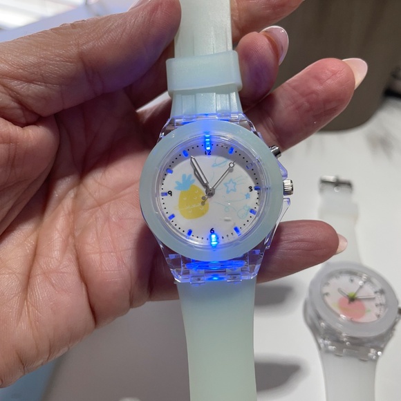 Kids Flash Luminous Quartz Wristwatches - Picture 11 of 11